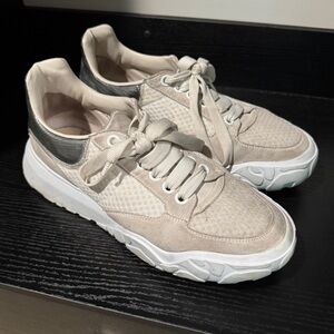 Alexander McQueen Court EU 42 / US 9